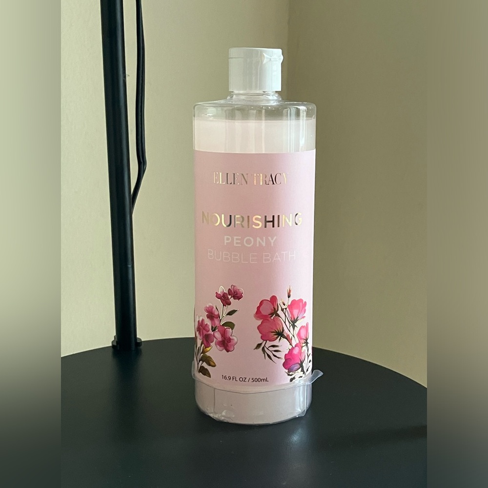 Ellen Tracy Peony Bubble Bath
